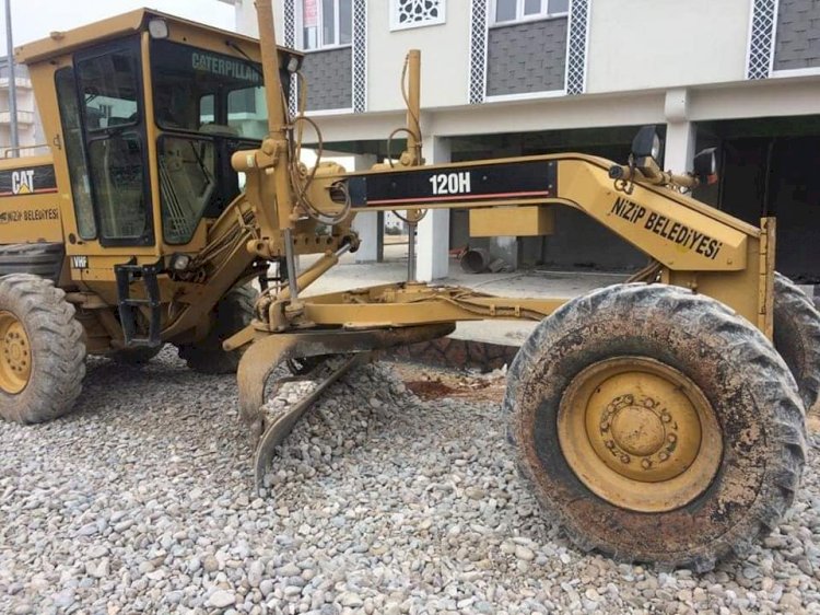 Fırat Mahallesi'nde malzeme serim çalışması yapıldı