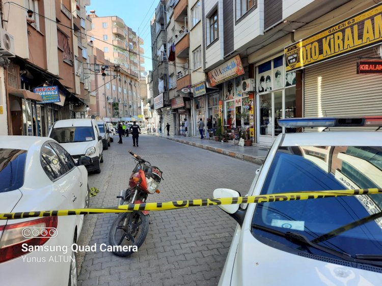 Babasıyla Tartışan Genç Dehşet Saçtı ; 2 Yaralı