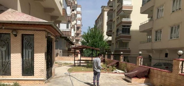 Nizip Belediyesi’nden sinek ve haşerelere karşı mücadele 