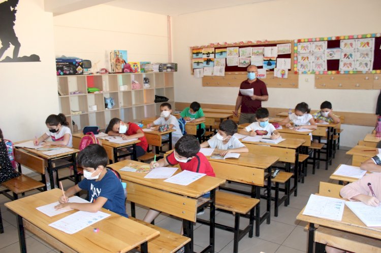 'Telafide Bende Varım' programı ile Öğrencilere Türkçe ve Matematik Dersi